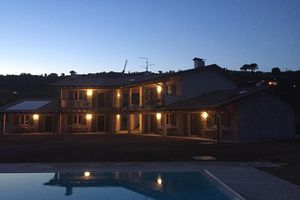 Relaxing evenings by the pool